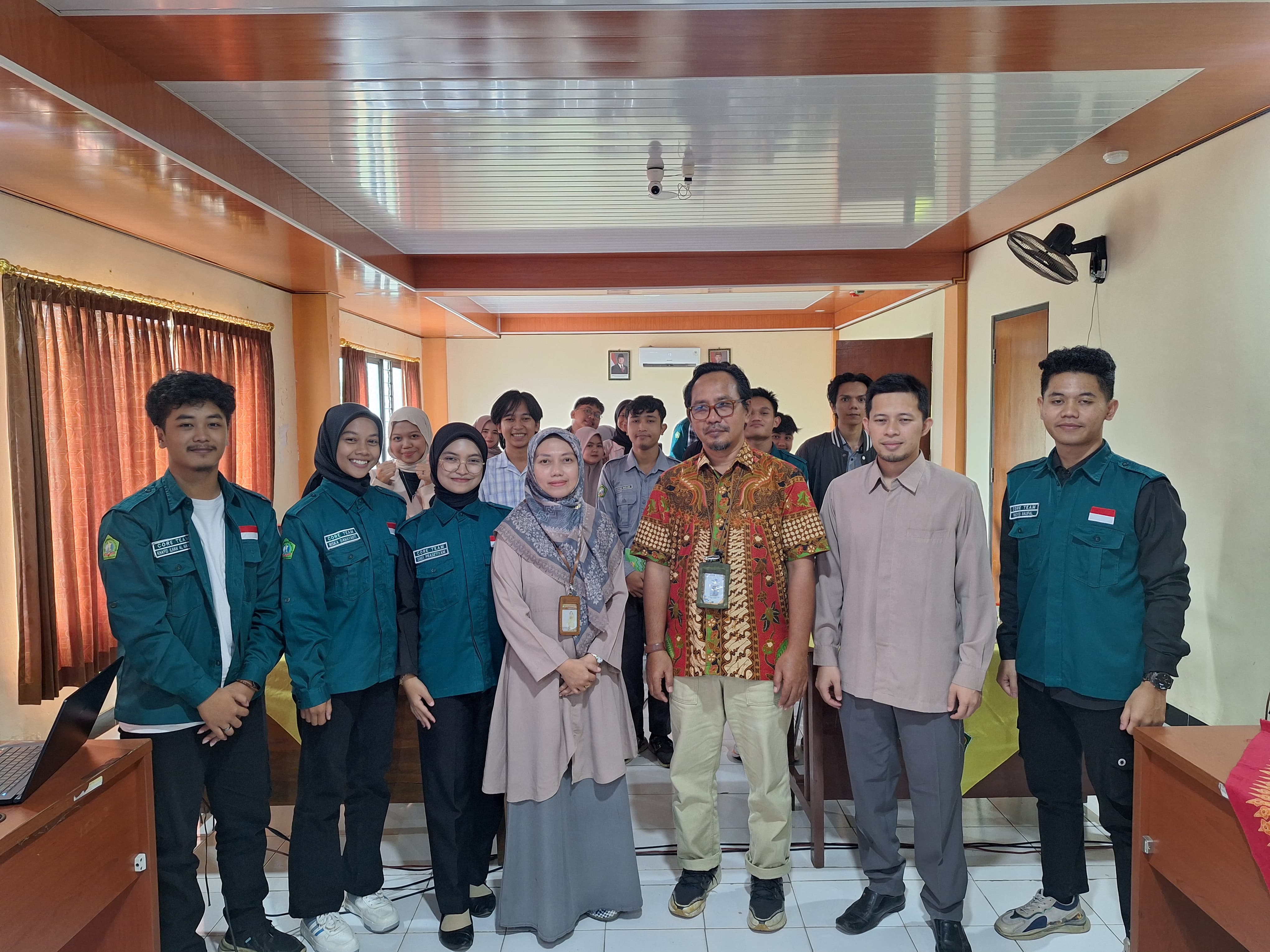 Seminar Informatika Masa Depan Web Development di Tengah Gempuran AI Prompt Engineer